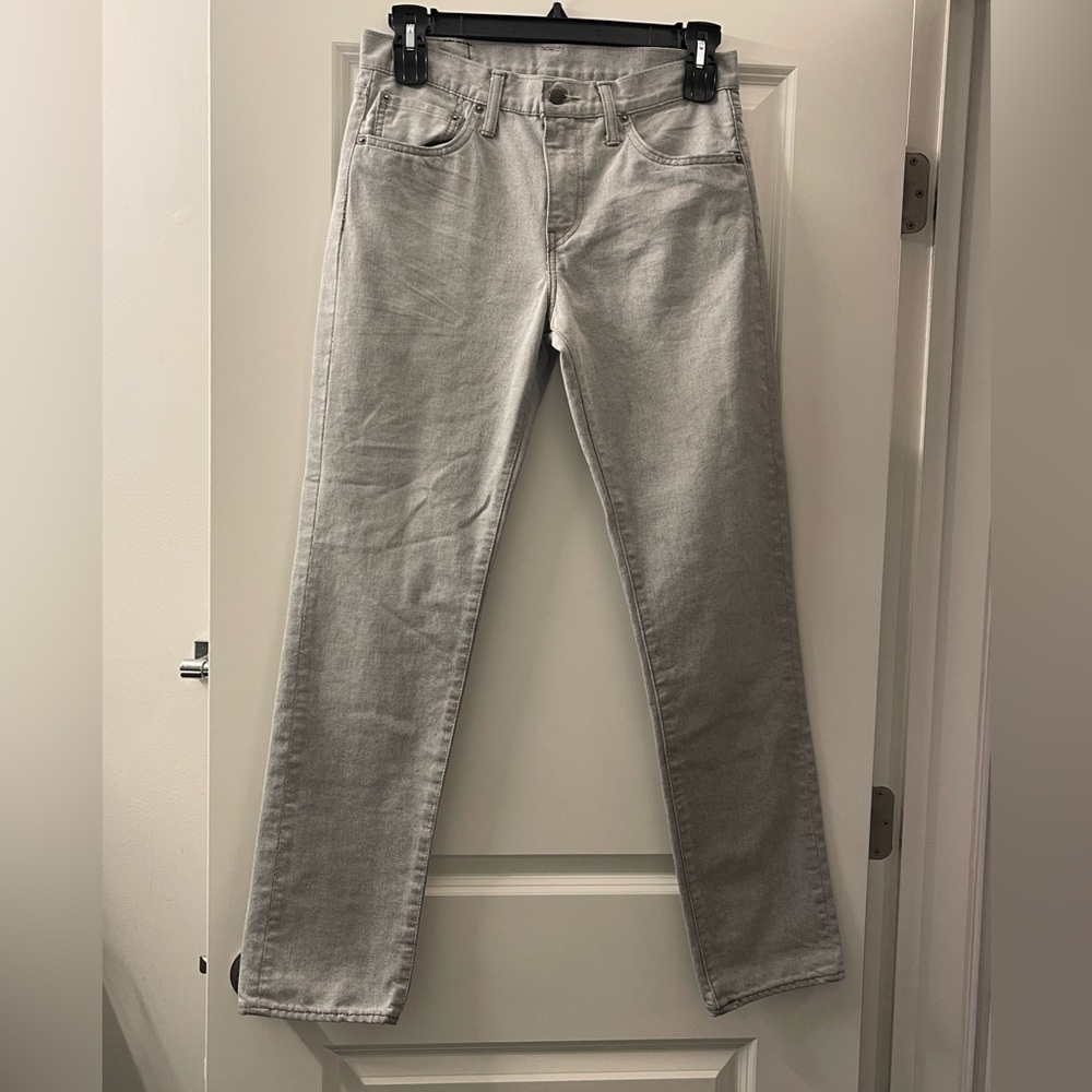Levi's Women's Straight Leg Jeans in Light Gray 32x32